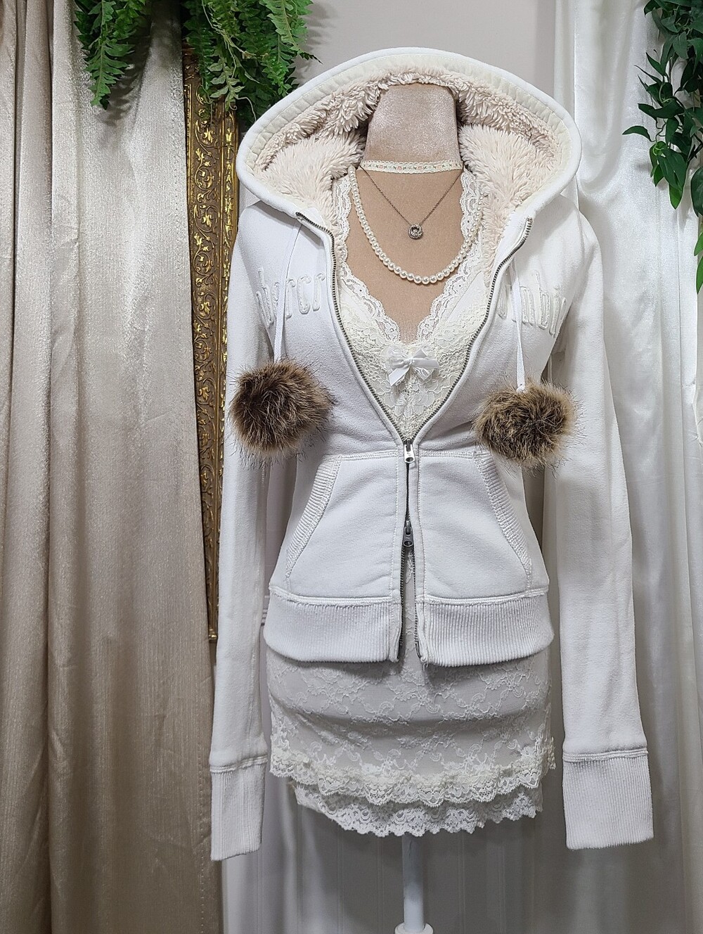Vintage Abercrombie ♡ Y2K ♡ White Faux Fur Hoodie Double Zipper Furry Pom Poms